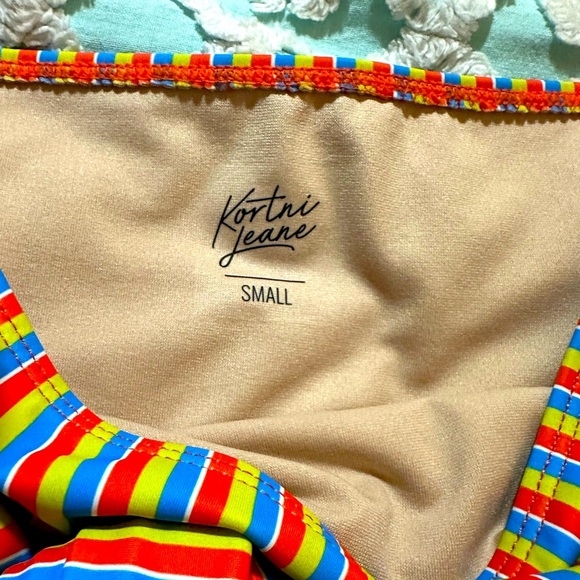 KORTNI JEANE High-Waisted Tie-Up Front Swim Bottoms - Juicy striped sz S - NWT - Picture 3 of 5